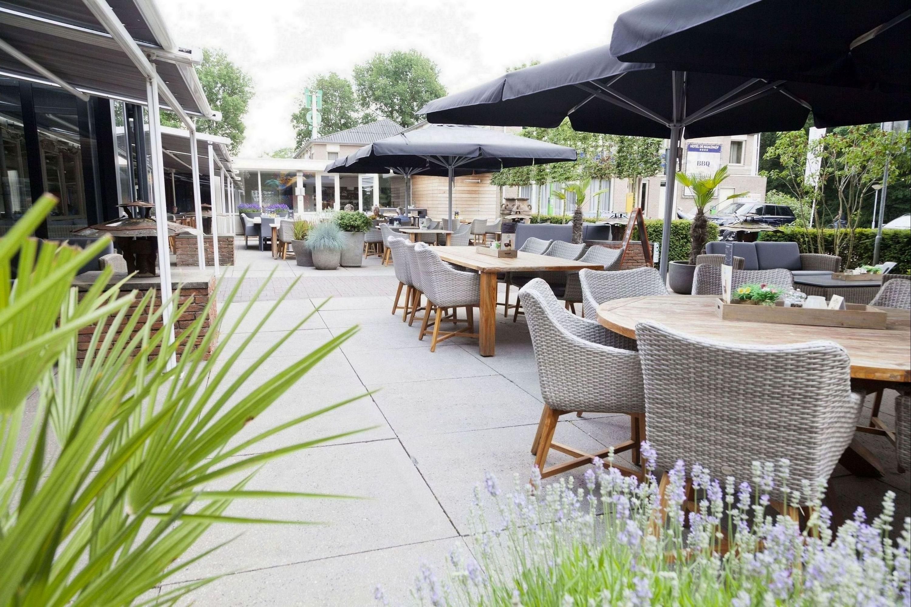 شرفة مرصوفة