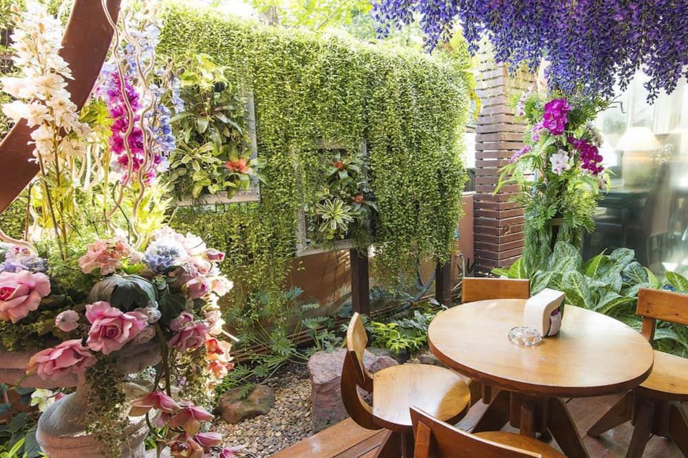 شرفة مرصوفة