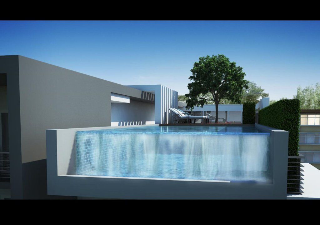 حوض السباحة