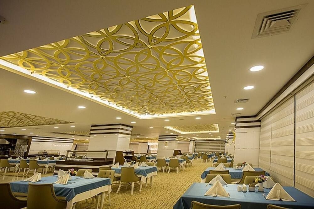 مطعم