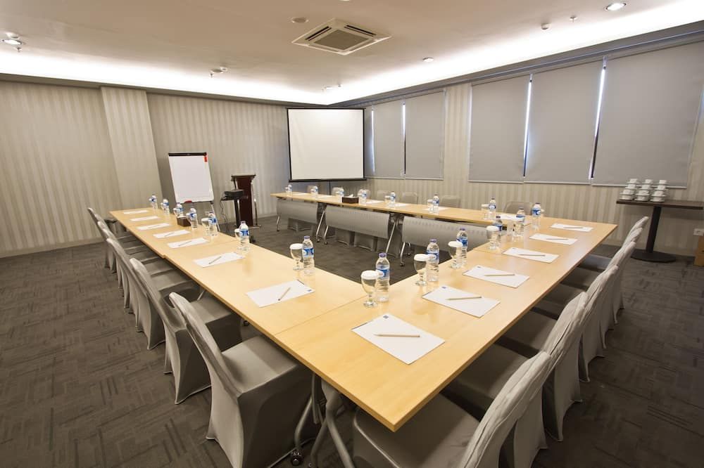 غرفة الاجتماعات