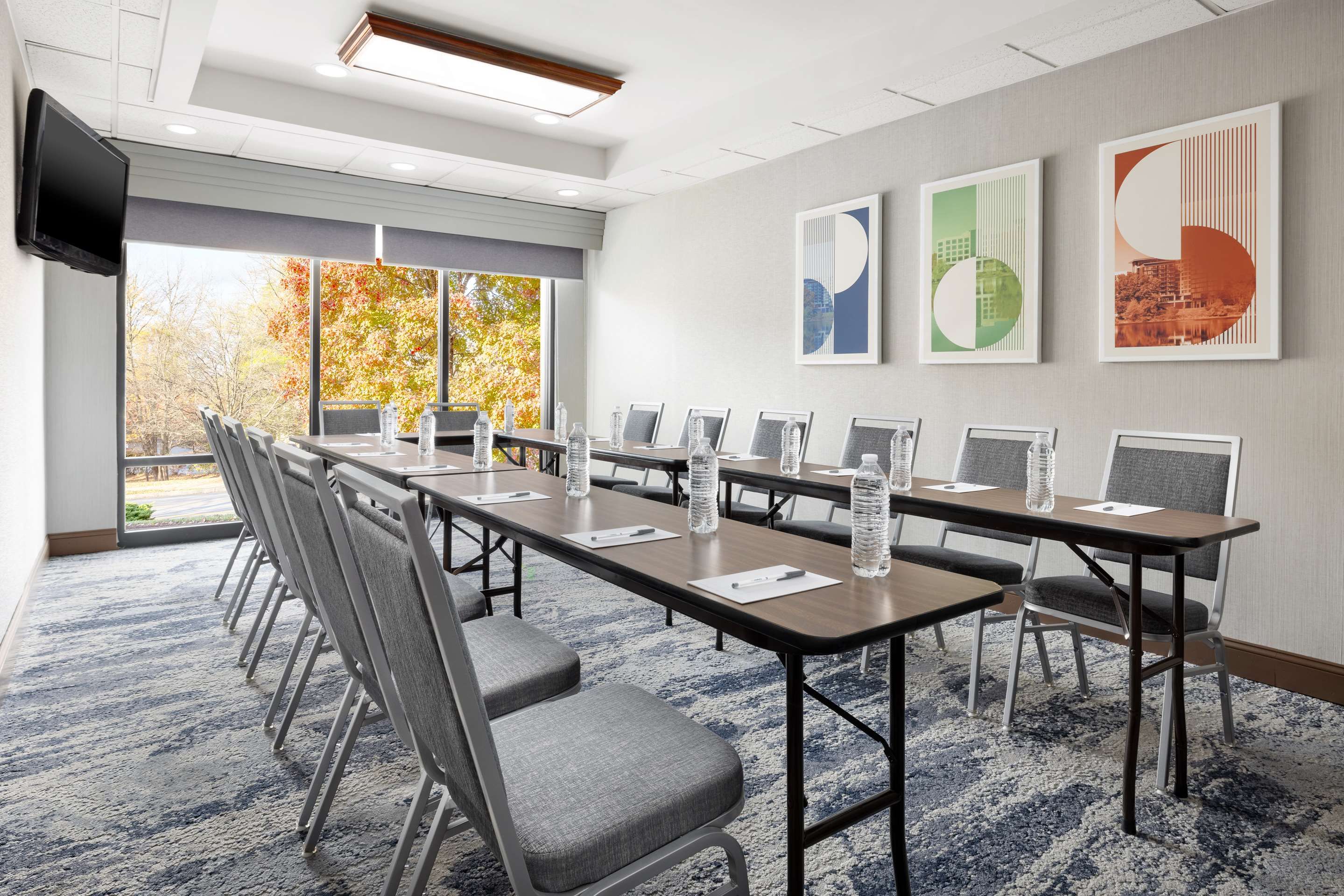 غرفة الاجتماعات