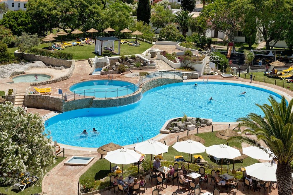 حوض السباحة صورة