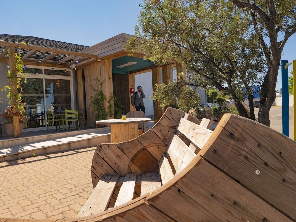 شرفة مرصوفة