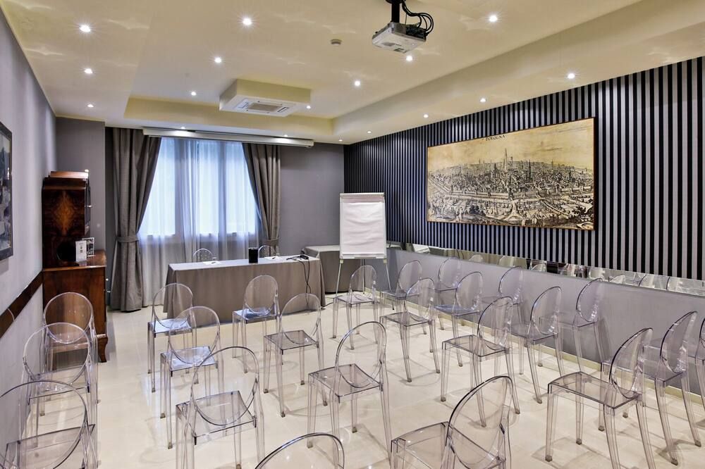 غرفة الاجتماعات