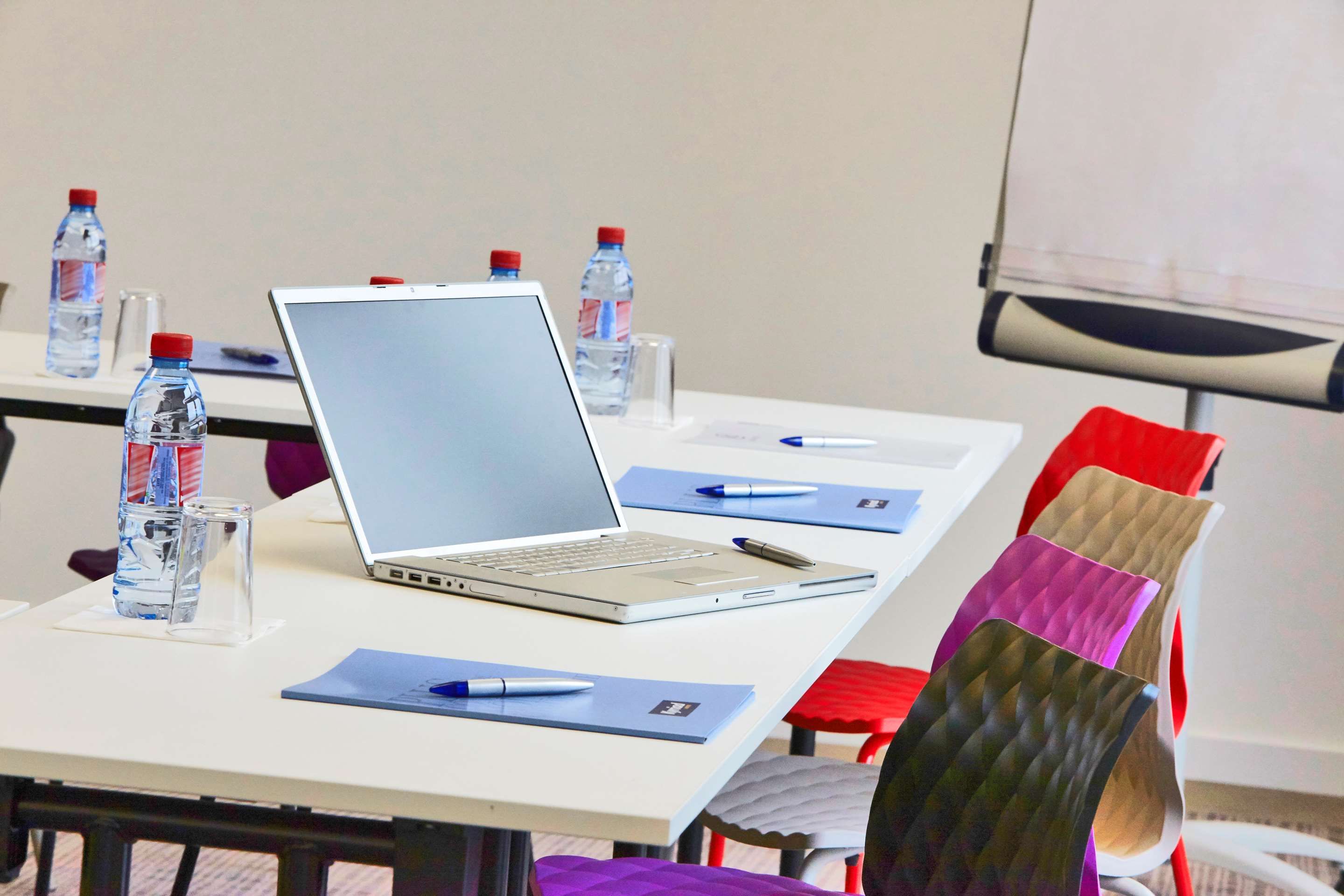 غرفة الاجتماعات