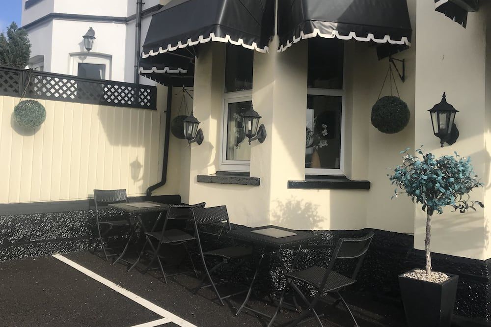 شرفة مرصوفة