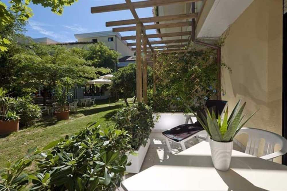 شرفة مرصوفة