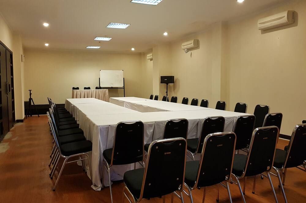 غرفة الاجتماعات