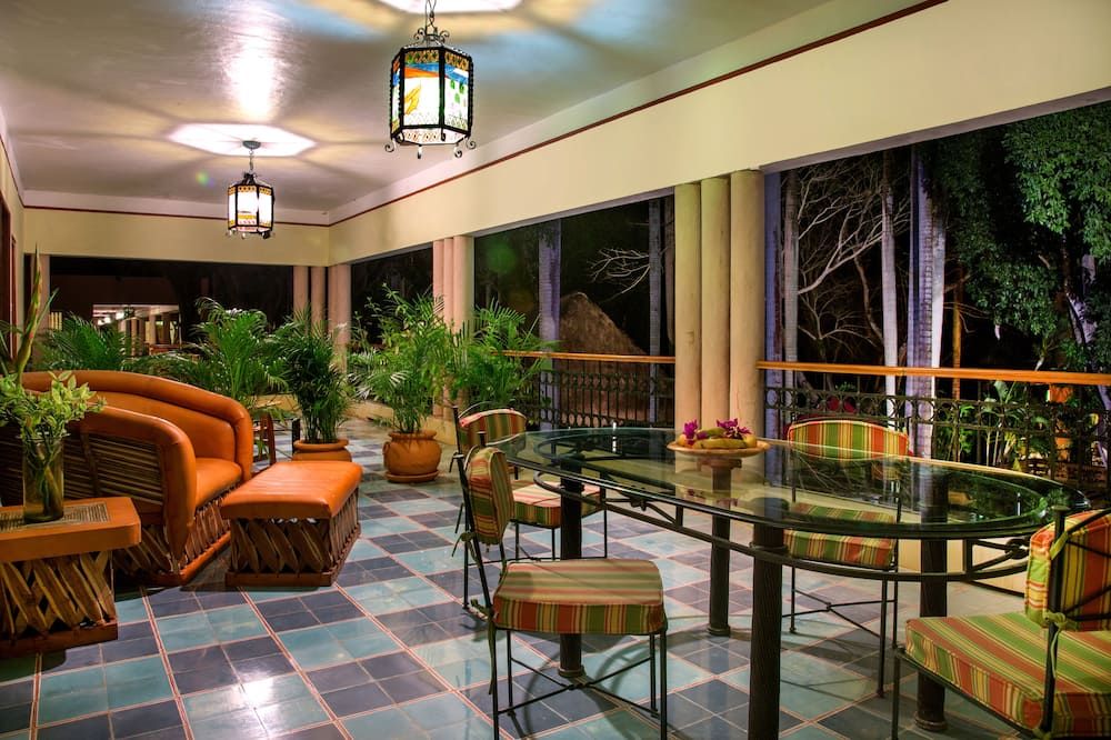 شرفة مرصوفة صورة