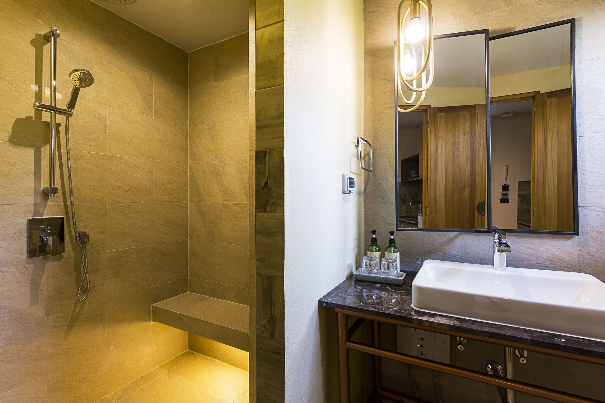 آخر
