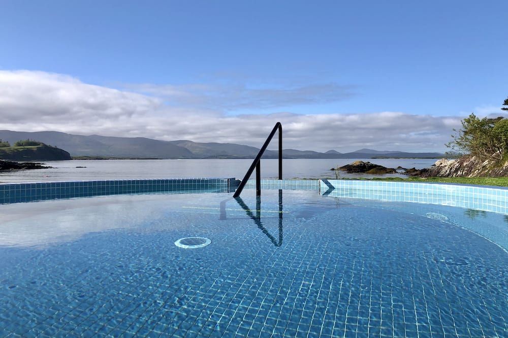 حوض السباحة صورة