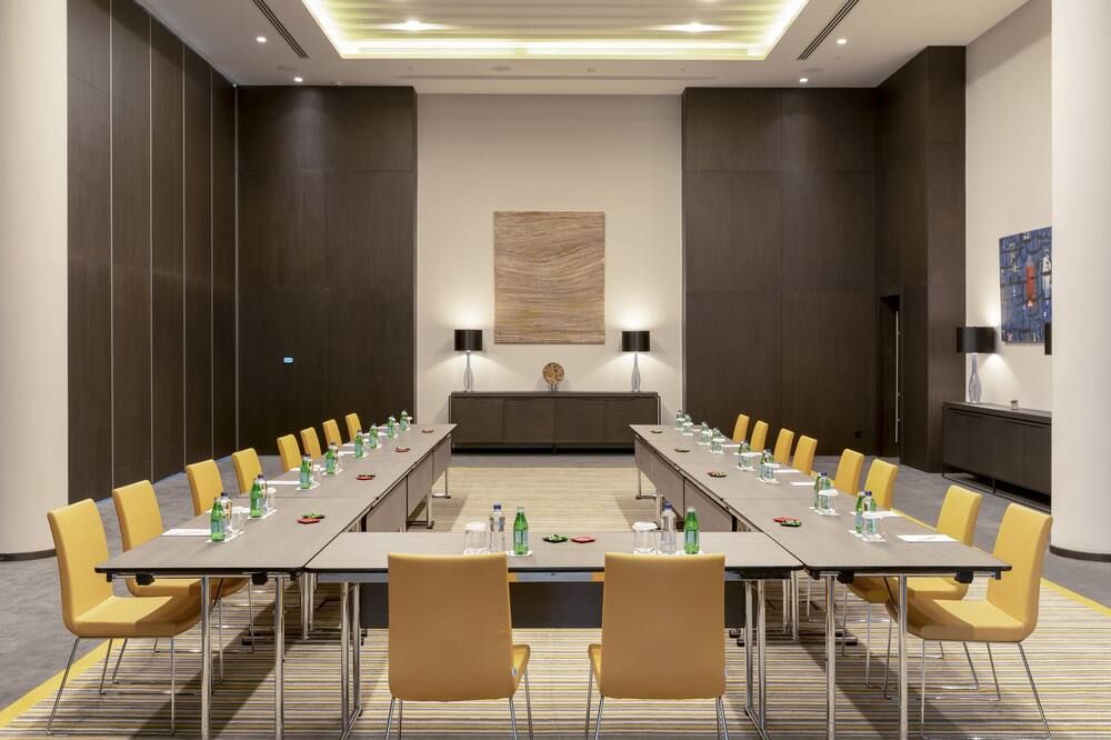 غرفة الاجتماعات