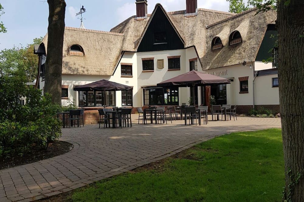 شرفة مرصوفة