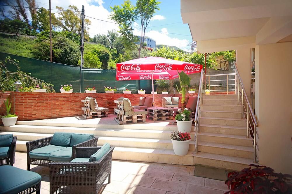 شرفة مرصوفة صورة