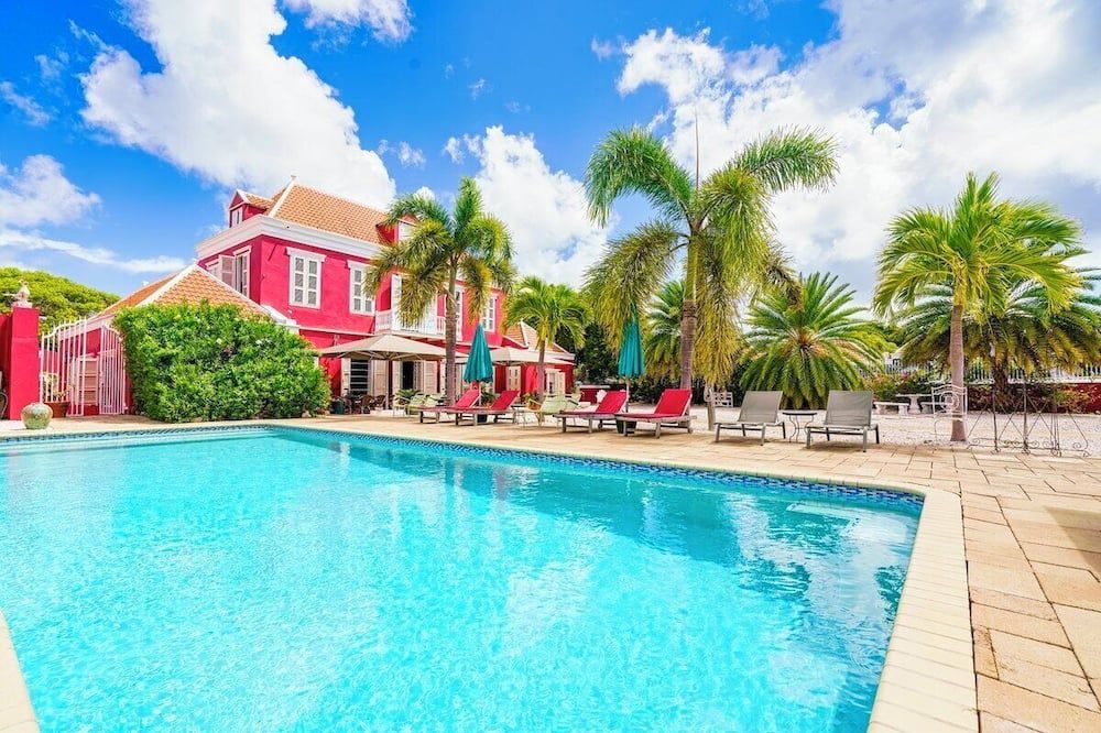 حوض السباحة صورة