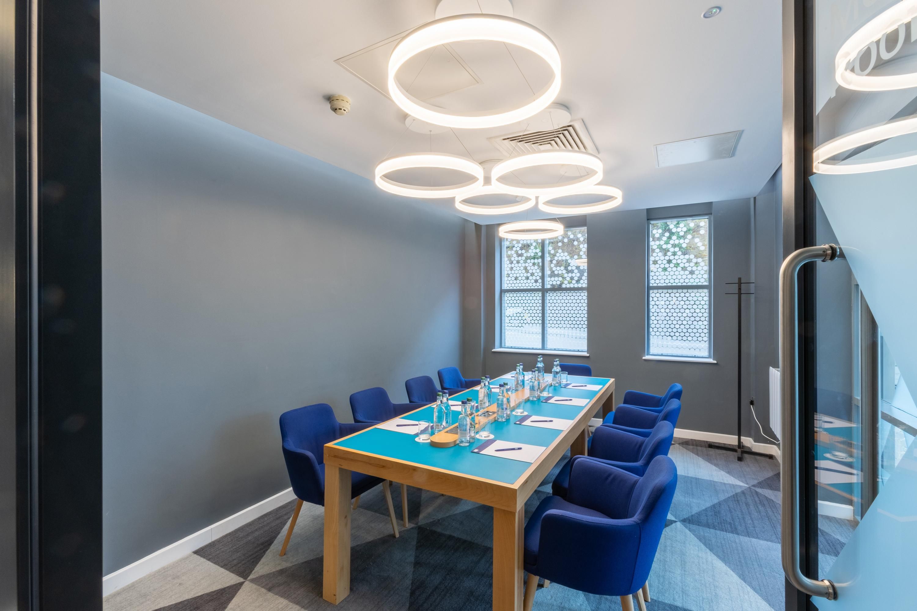 غرفة الاجتماعات