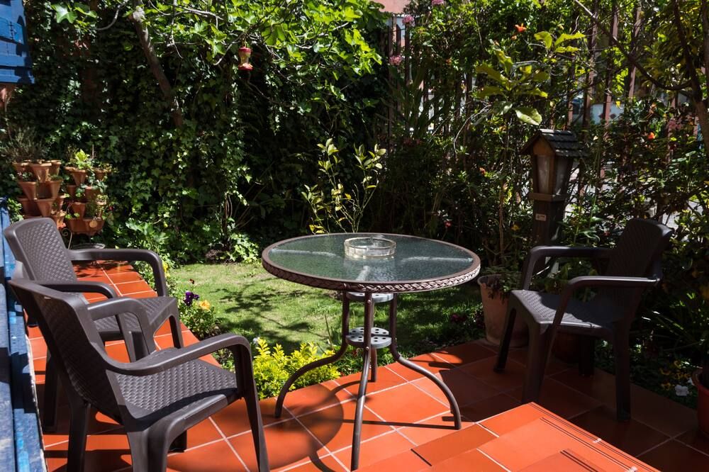 شرفة مرصوفة