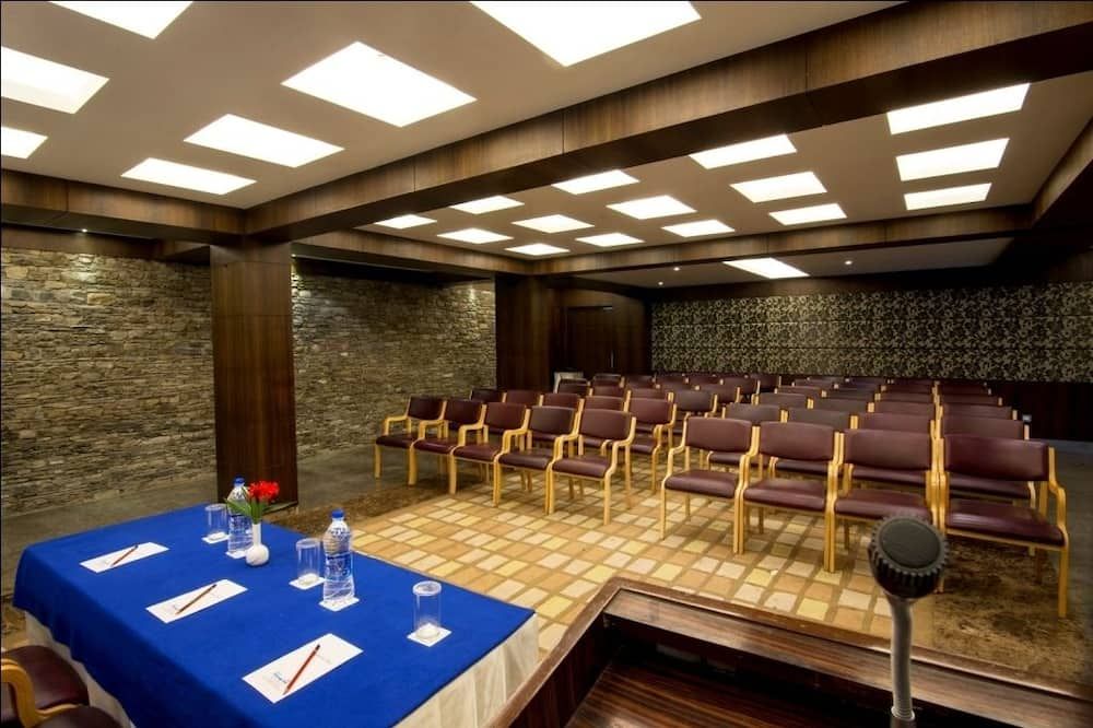 غرفة الاجتماعات