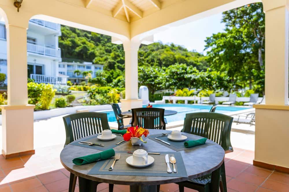 شرفة مرصوفة