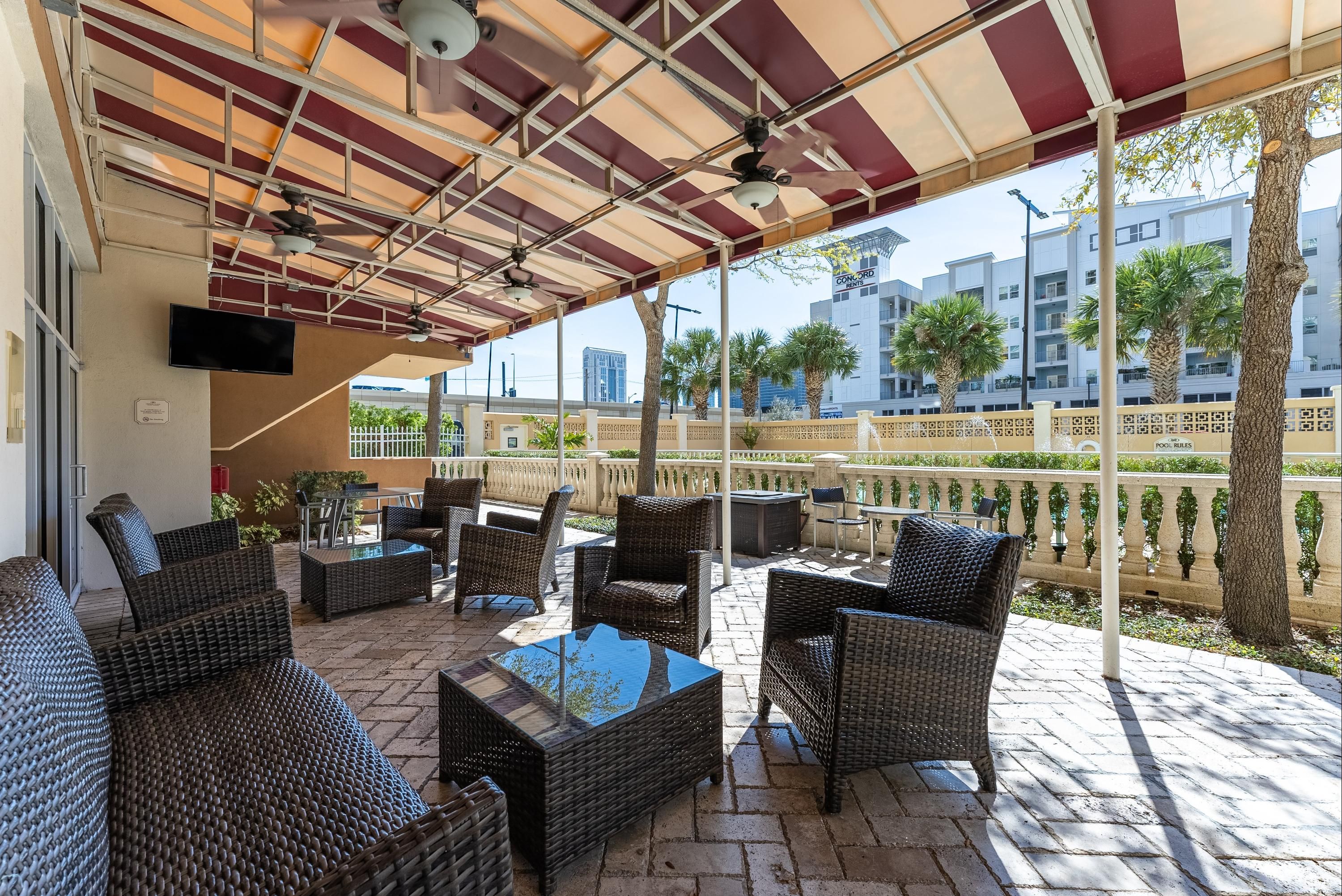 شرفة مرصوفة