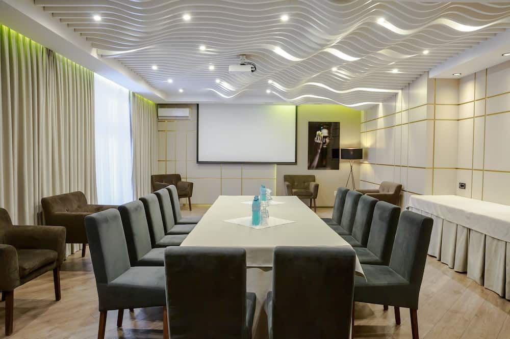 غرفة الاجتماعات