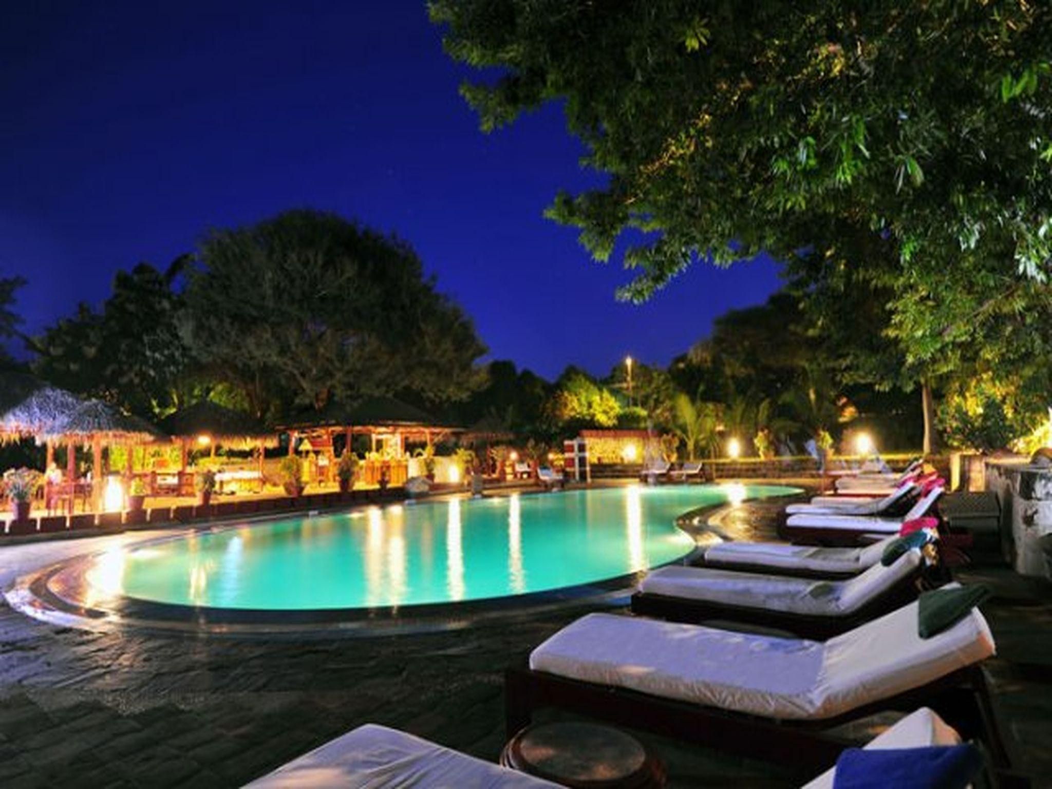 حوض السباحة صورة