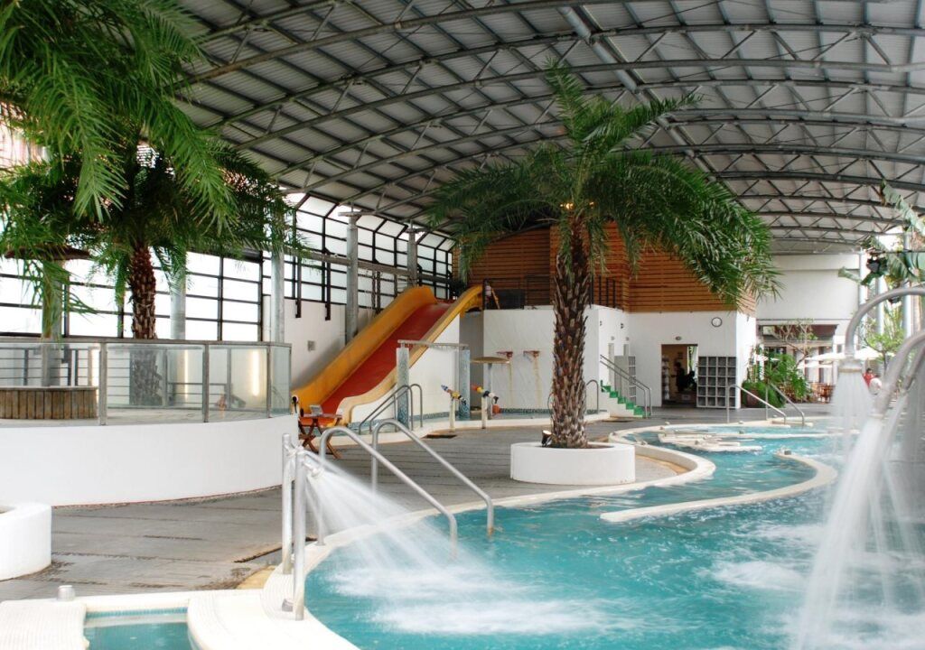 حوض السباحة صورة