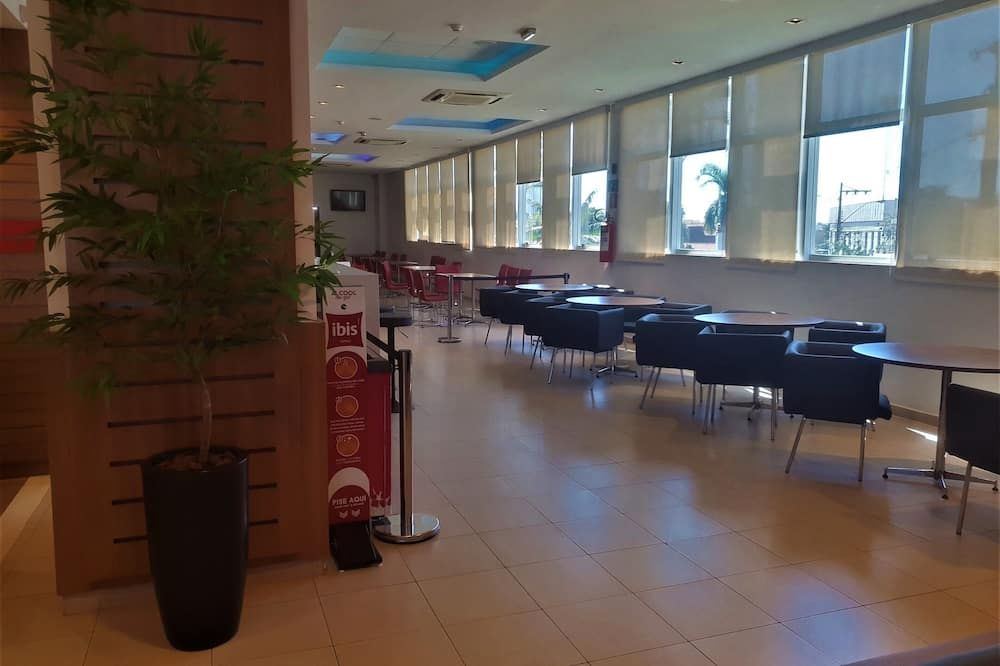 مطعم