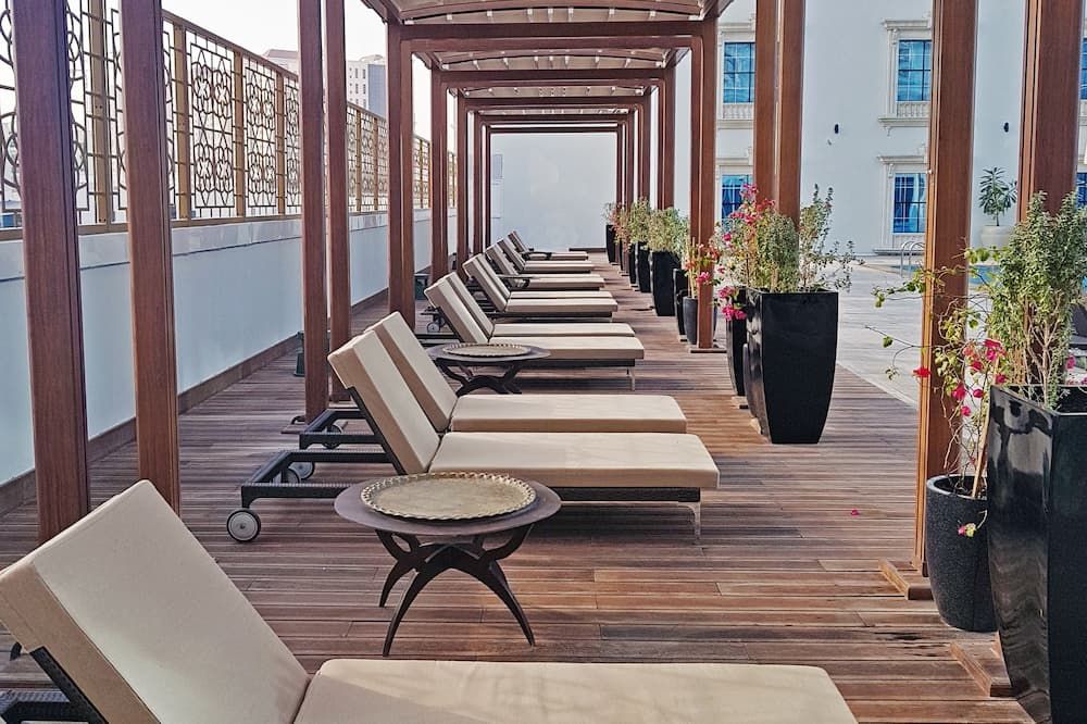 شرفة مرصوفة