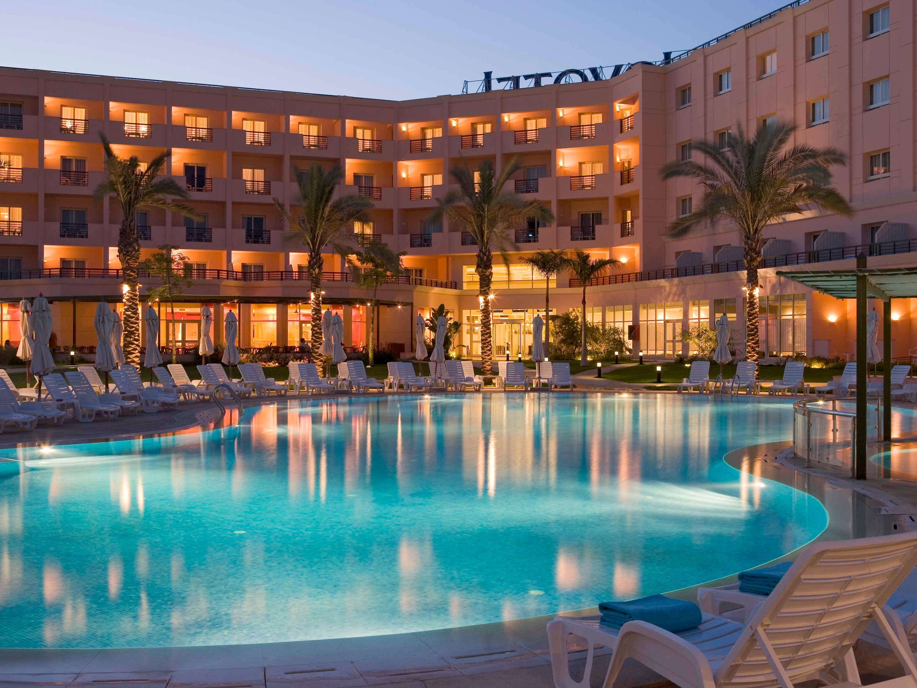 حوض السباحة صورة