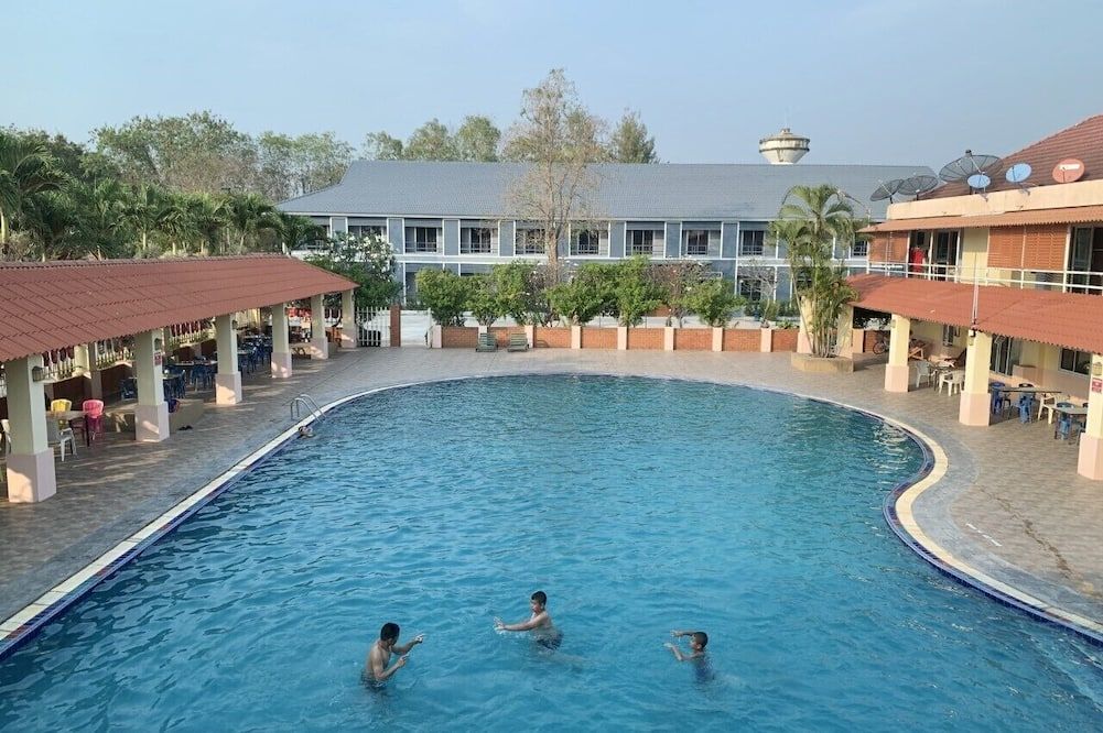 حوض السباحة صورة