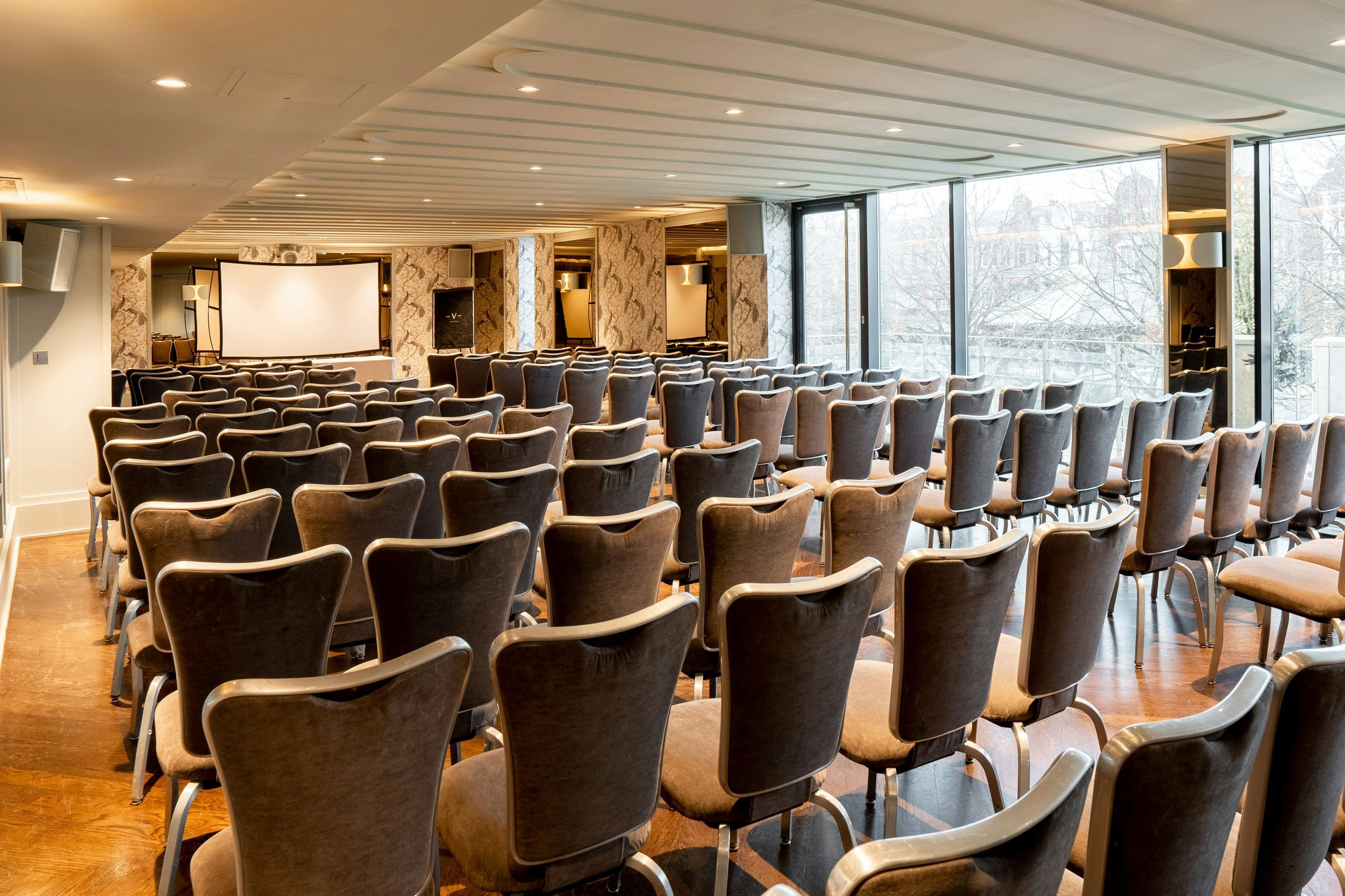 غرفة الاجتماعات