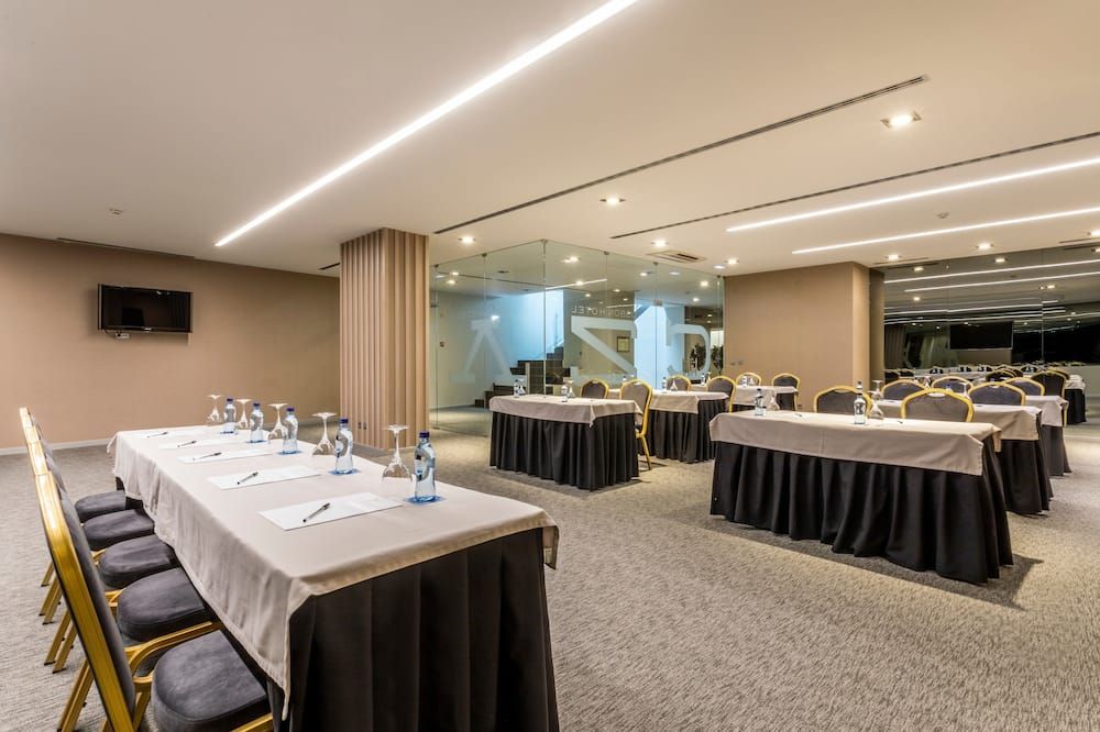 غرفة الاجتماعات