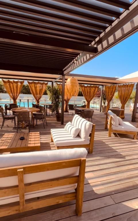 شرفة مرصوفة