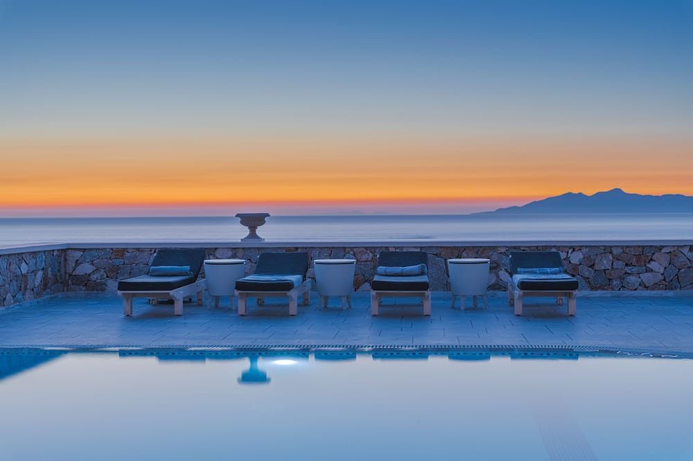 حوض السباحة صورة