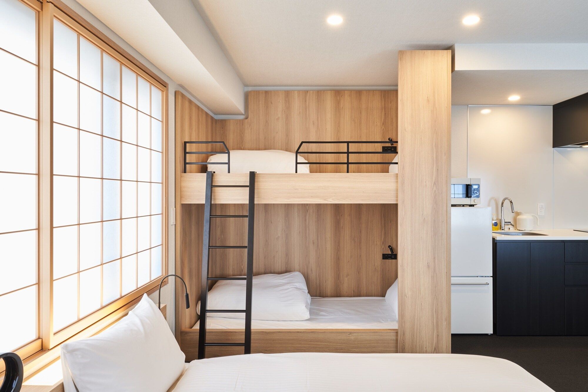 آخر