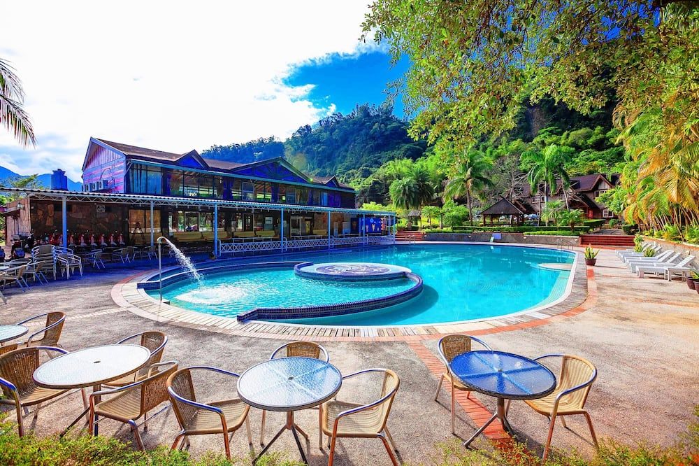 حوض السباحة صورة