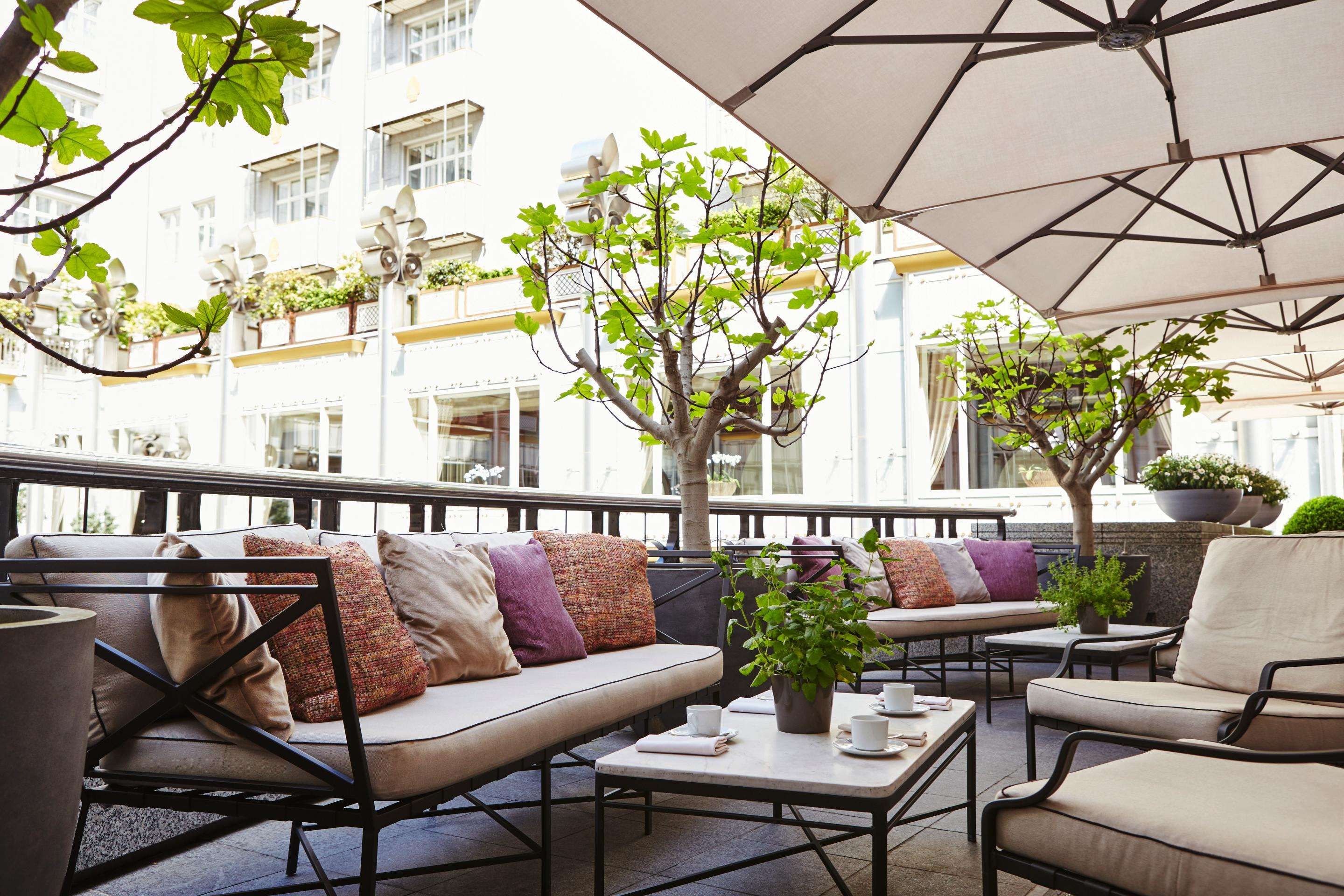 شرفة مرصوفة