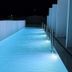 حوض السباحة