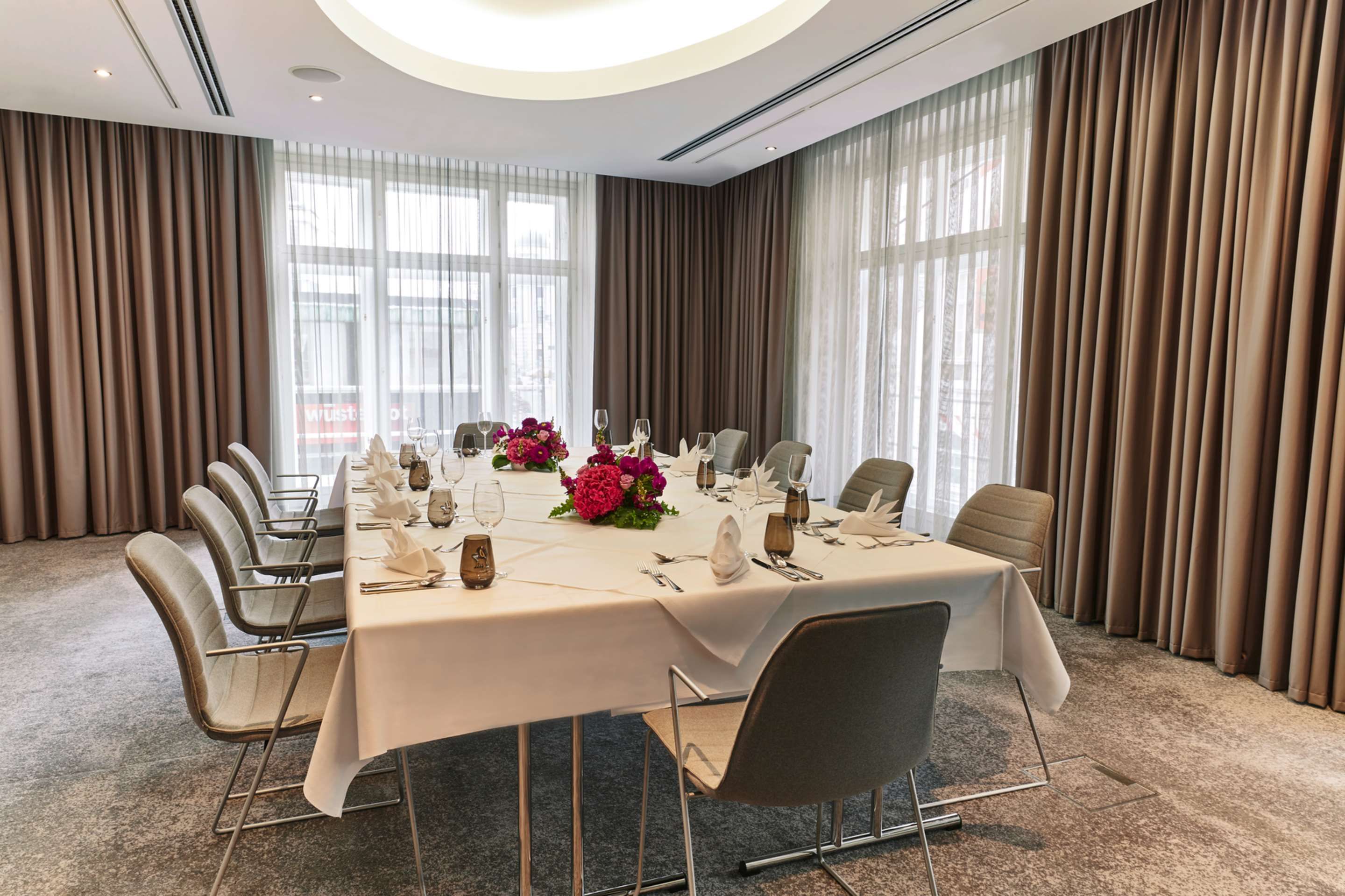 غرفة الاجتماعات