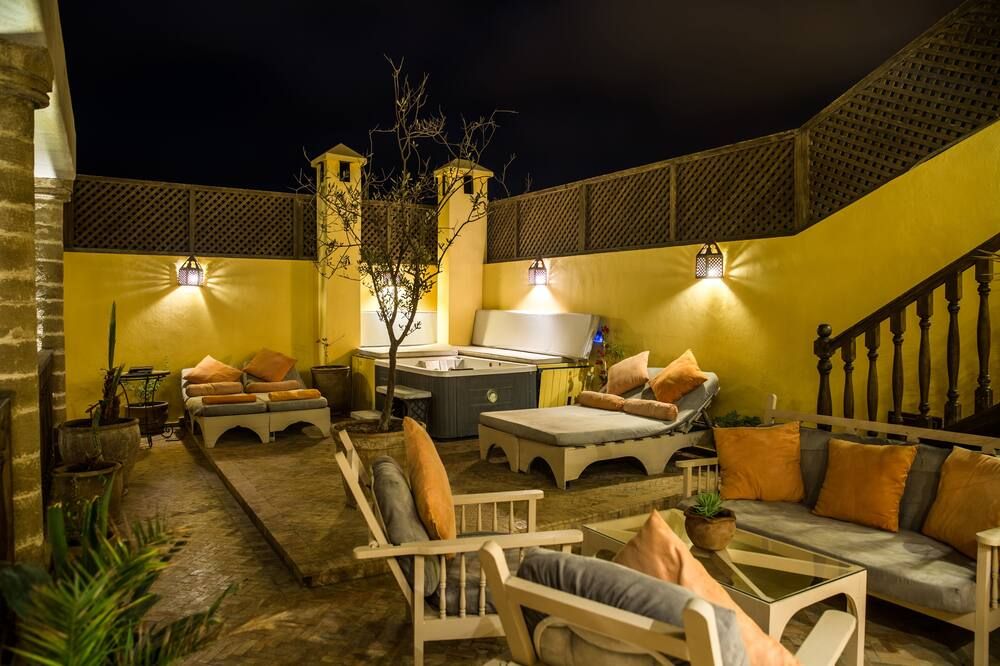 شرفة مرصوفة