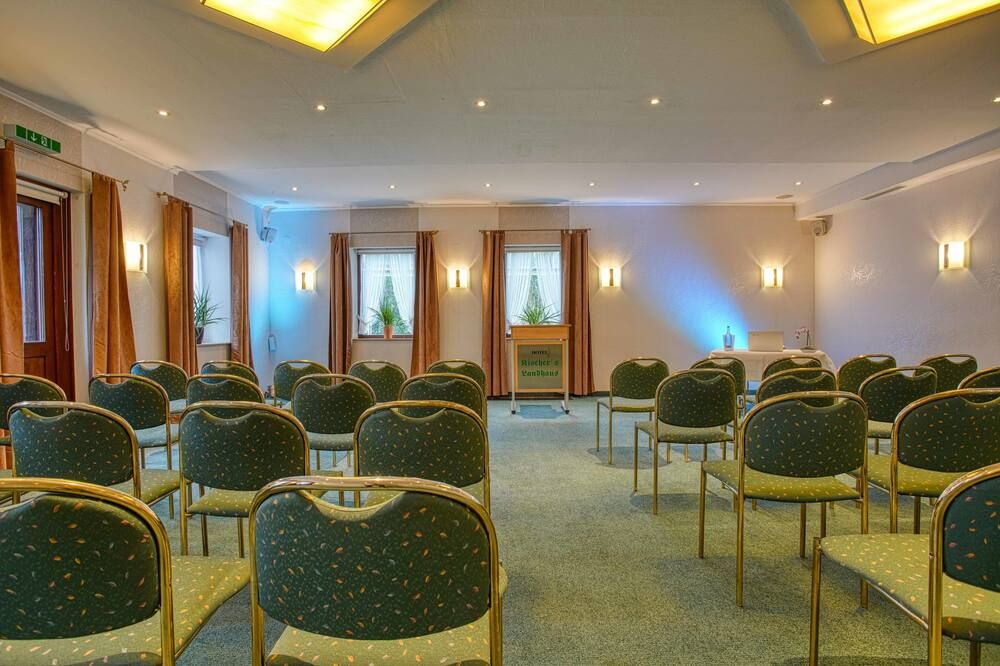 غرفة الاجتماعات