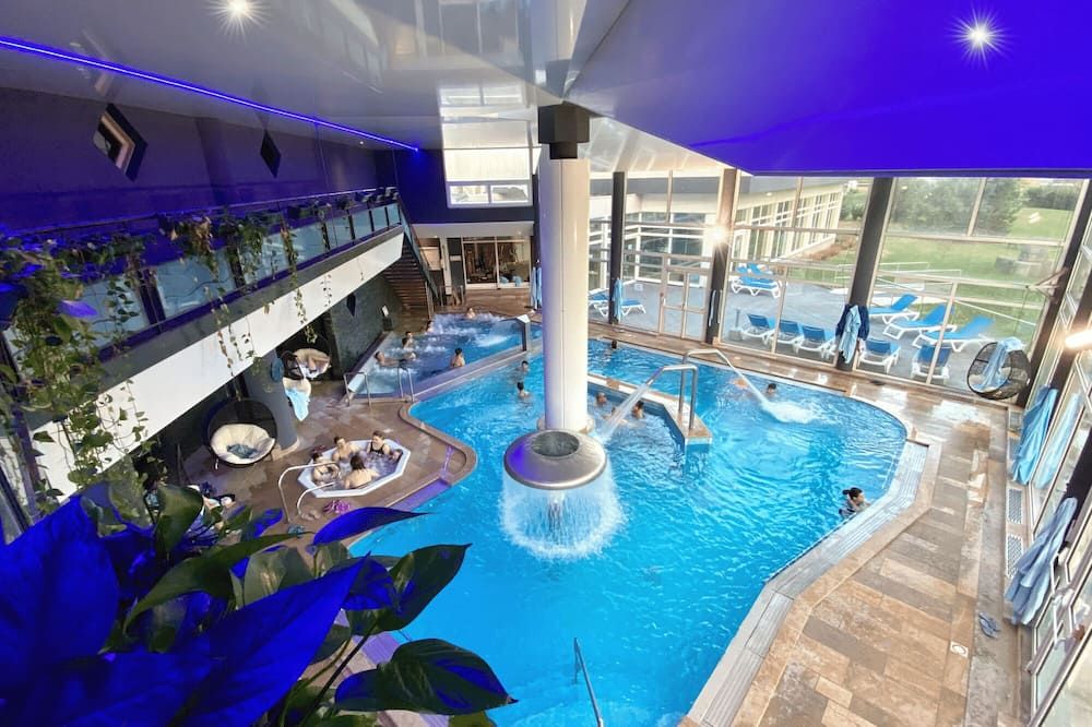 حوض السباحة صورة