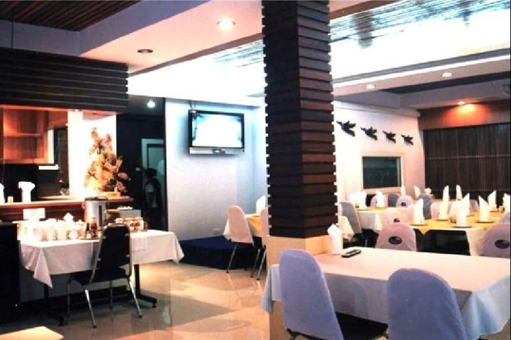 مطعم