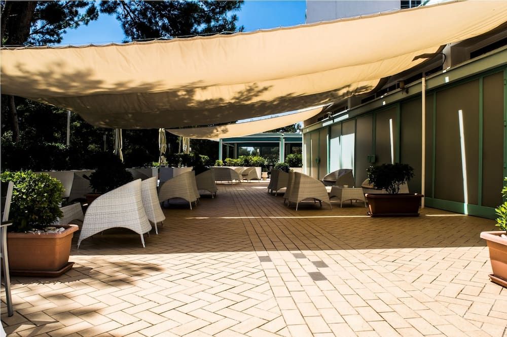 شرفة مرصوفة