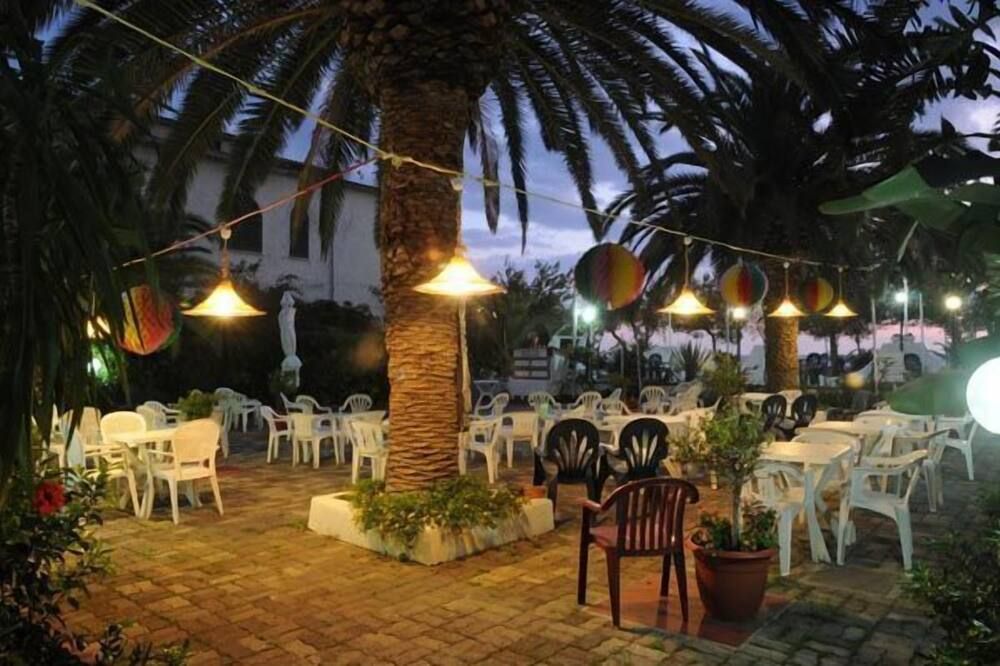 شرفة مرصوفة