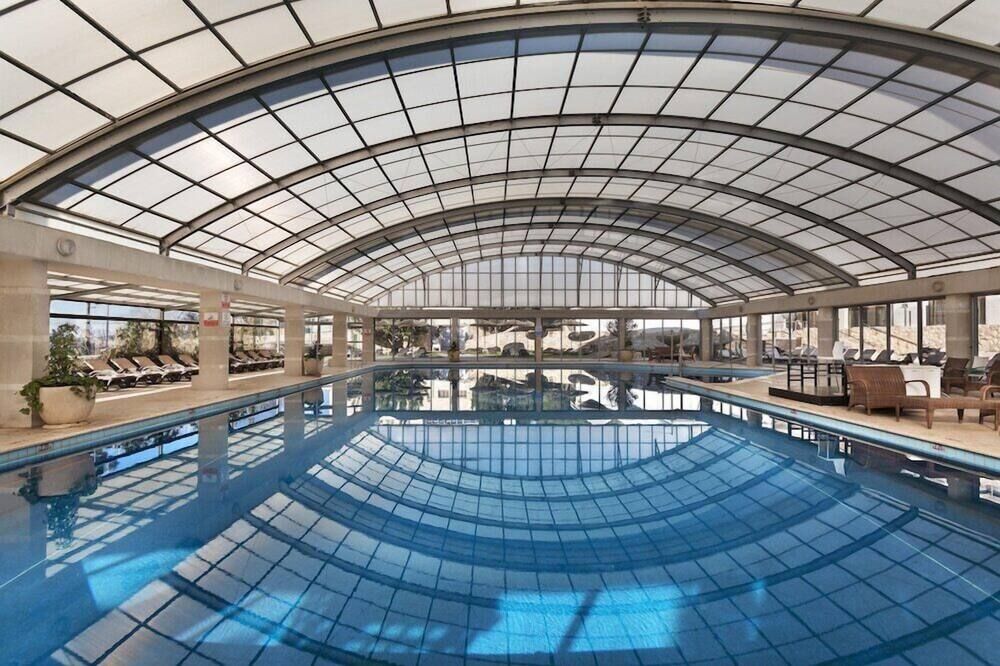 حوض السباحة صورة