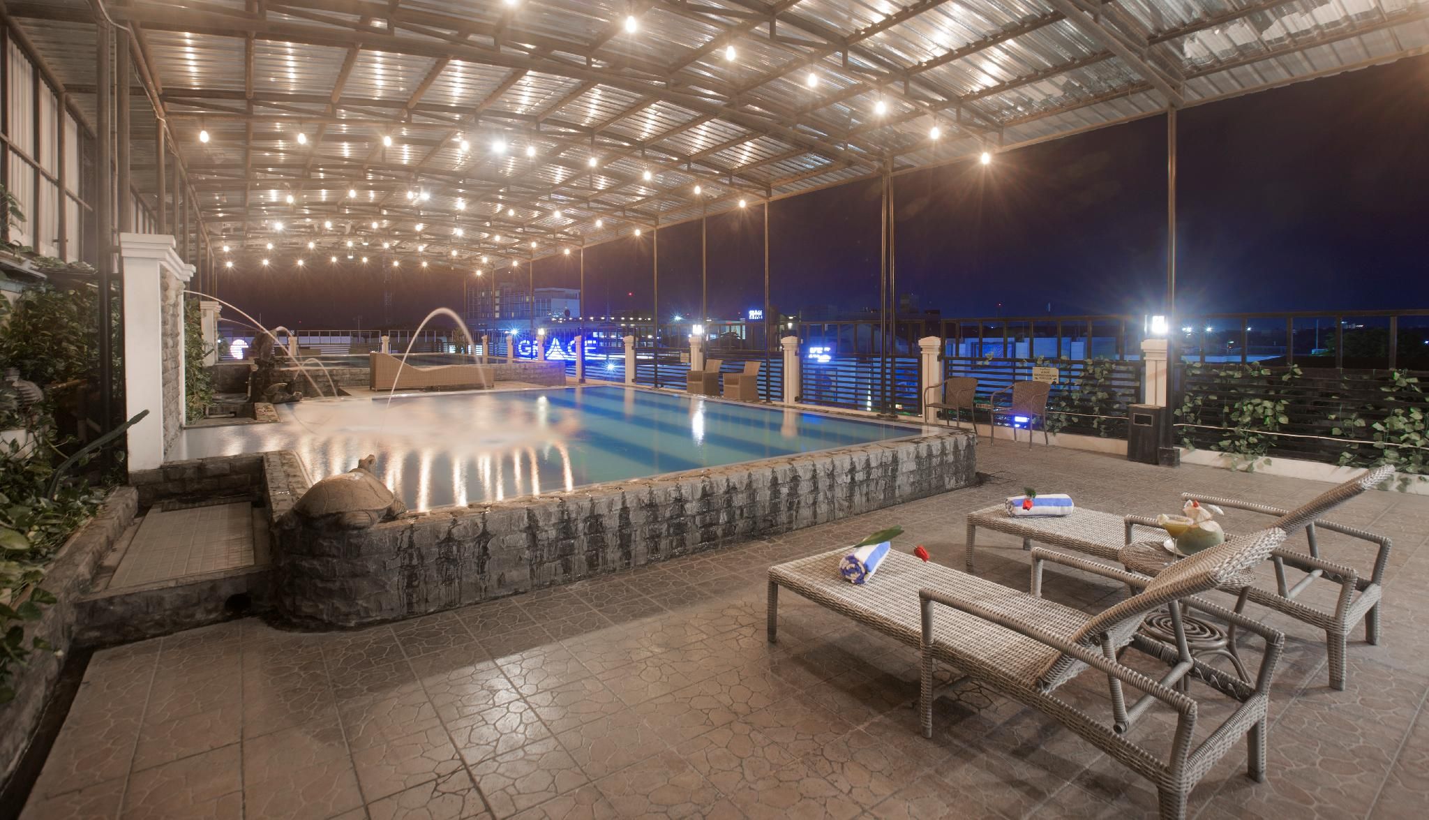 حوض السباحة صورة