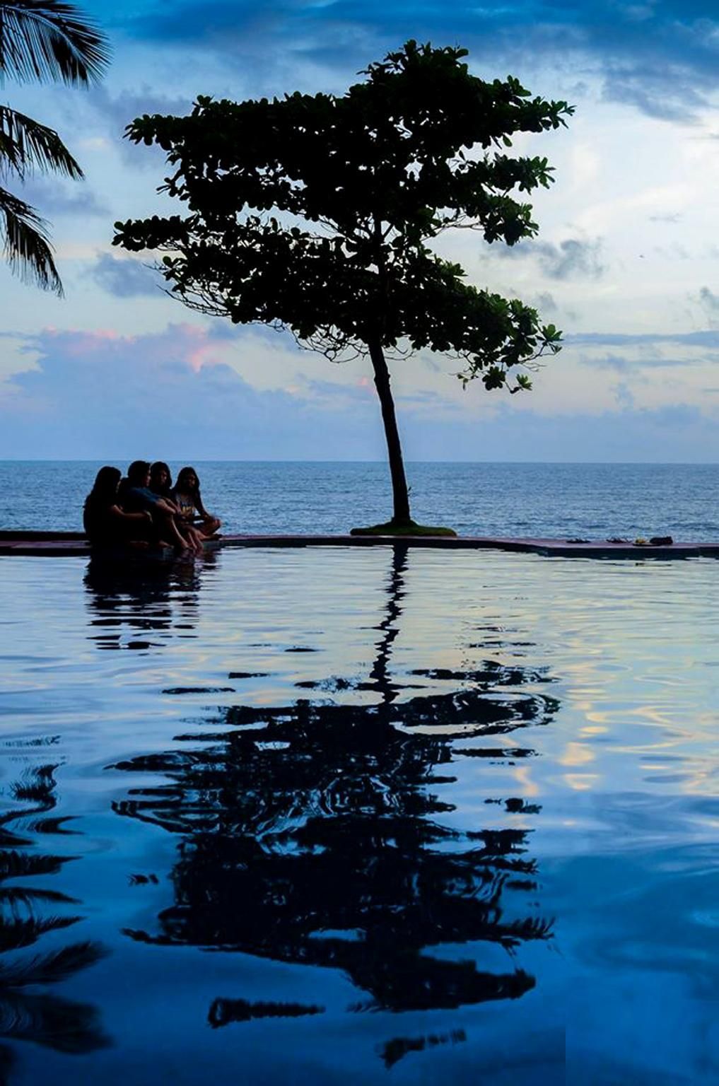 حوض السباحة صورة